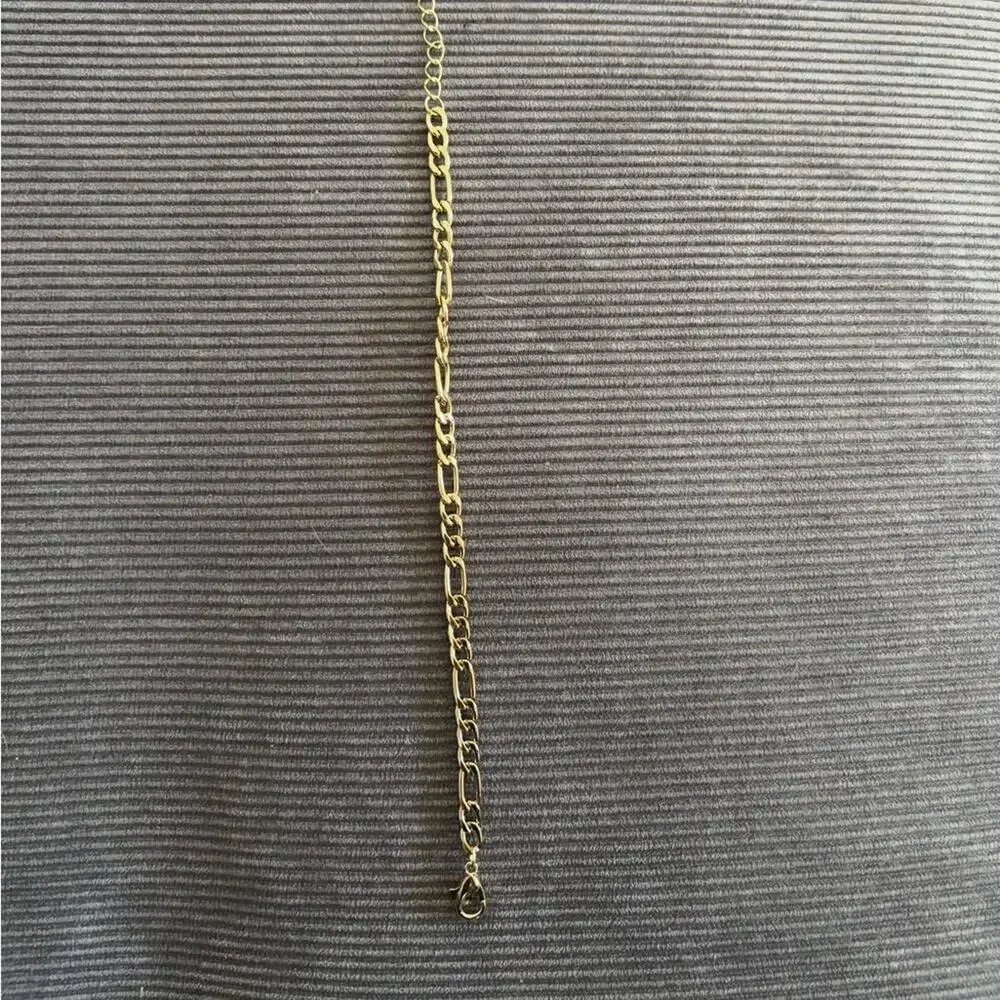 Delicate Gold Link Chain Bracelet - Picture 4 of 4